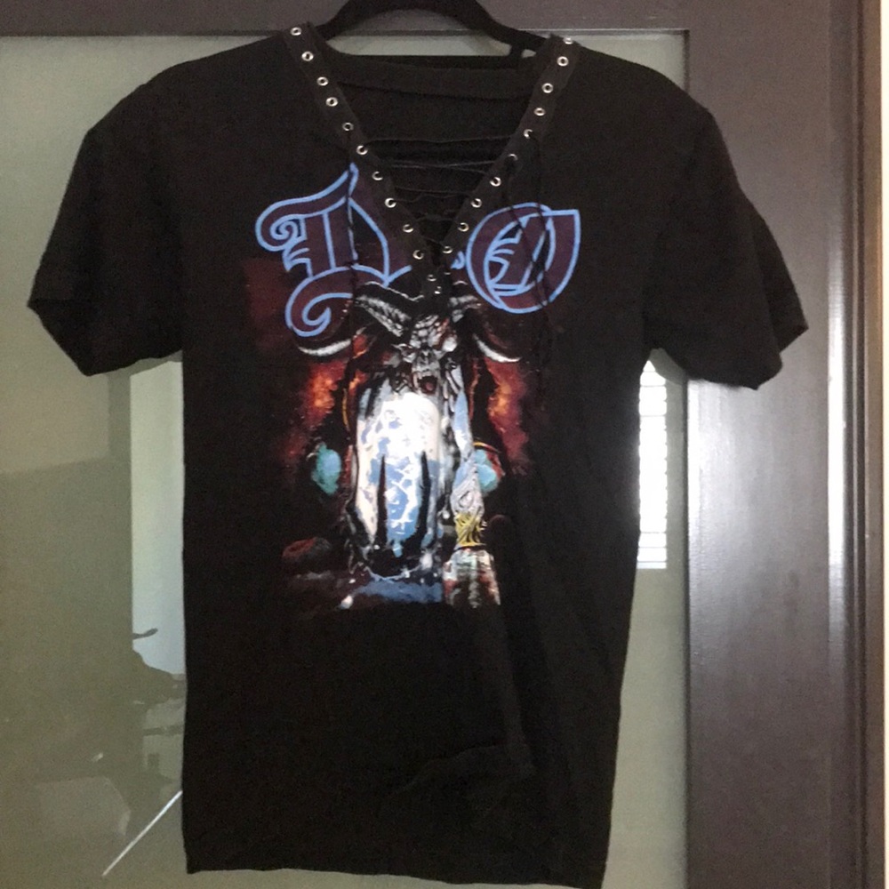 Low neck with tie Band tee